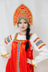 Кокошник Красный высокий